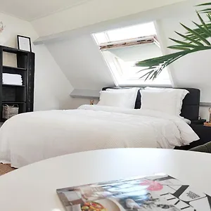 At The Amstel River With 2br 2ba And Garden Guest house Amstelveen